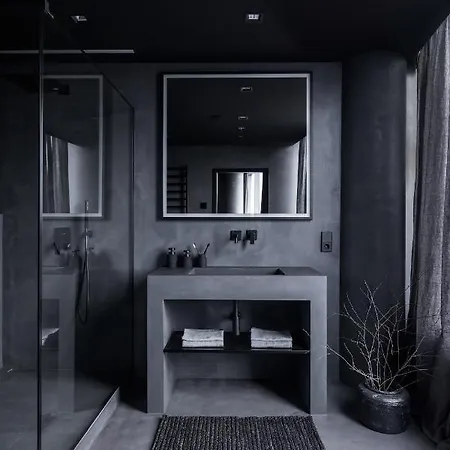 Grey Penthouse *